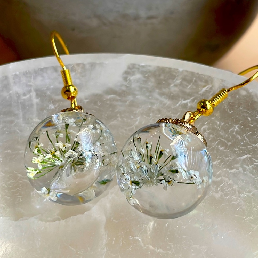 🌸 Earrings Floral White Glass Beads Jewelry Dangle Feminine Church Bridal